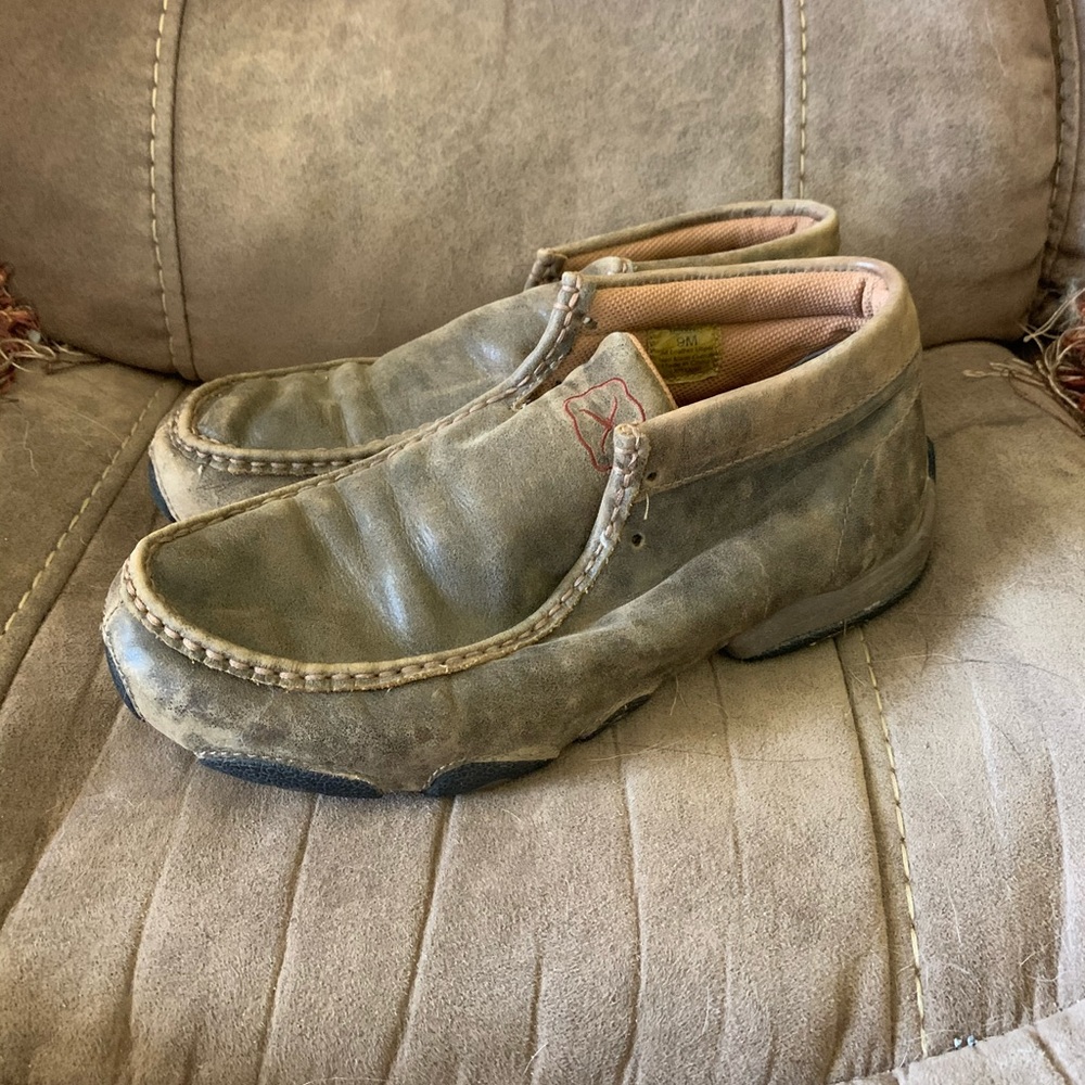 Twisted Z driving Mocs size 9
